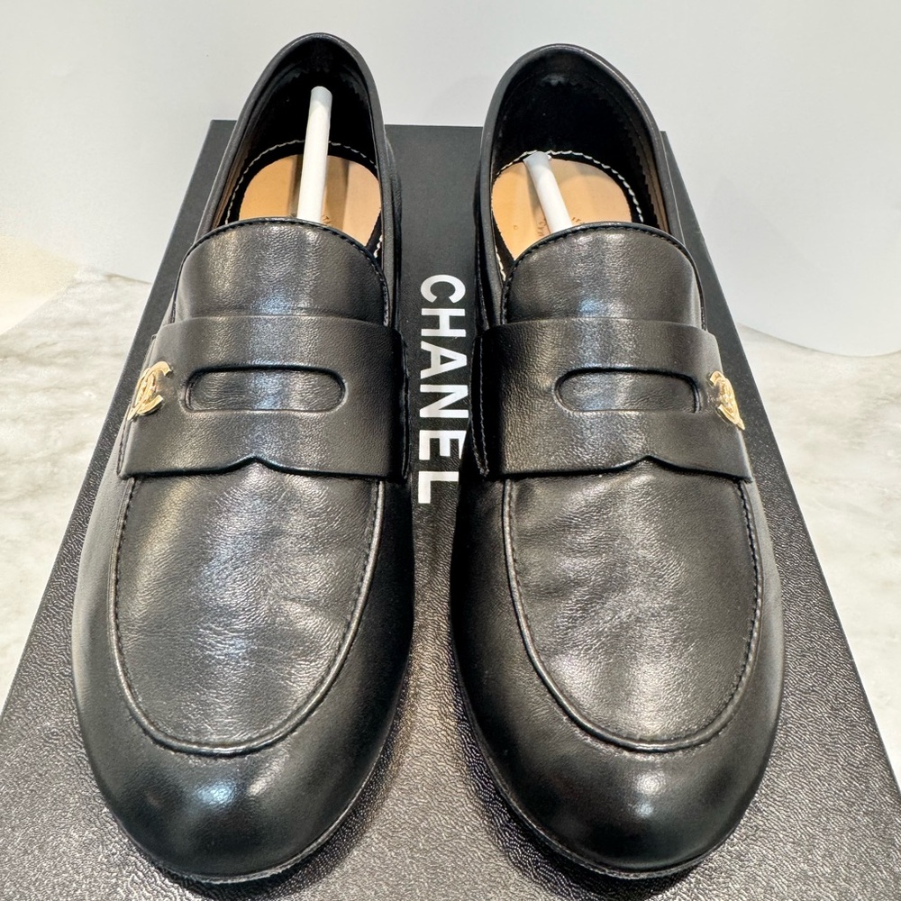 CHANEL 21S Mocassins Loafers CC Logo Black Lambskin Size 36 - Picture 2 of 13